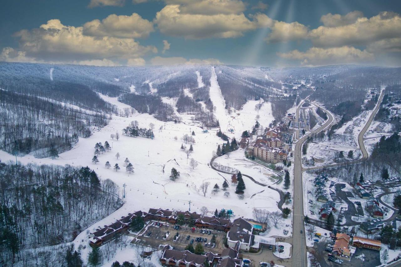 Ski-Inandout And Golf Condo With Aandc At Holiday Valley! Ellicottville Eksteriør billede